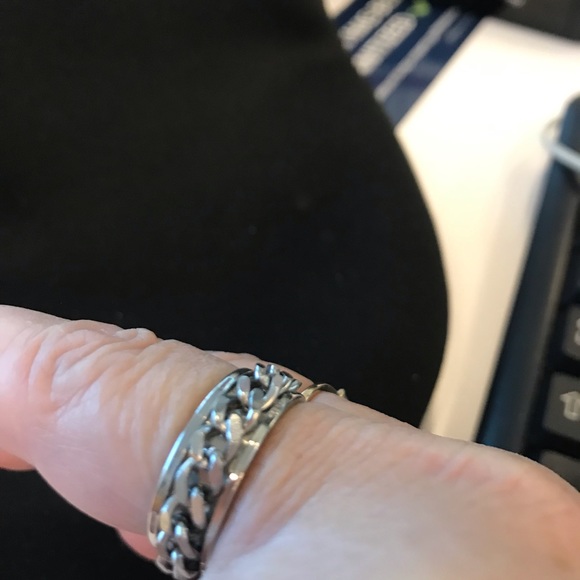 Silver metal ring - Picture 2 of 3